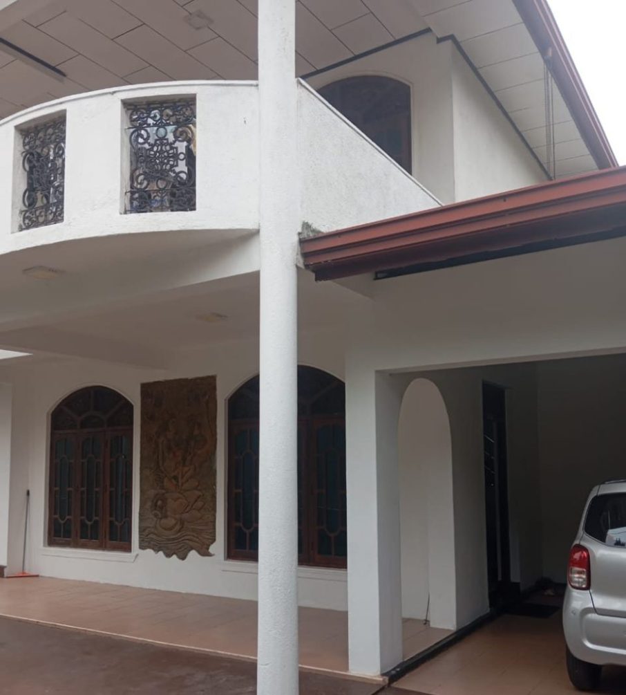 luxury House for sale in Yakkala