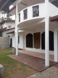 luxury House for sale in Yakkala